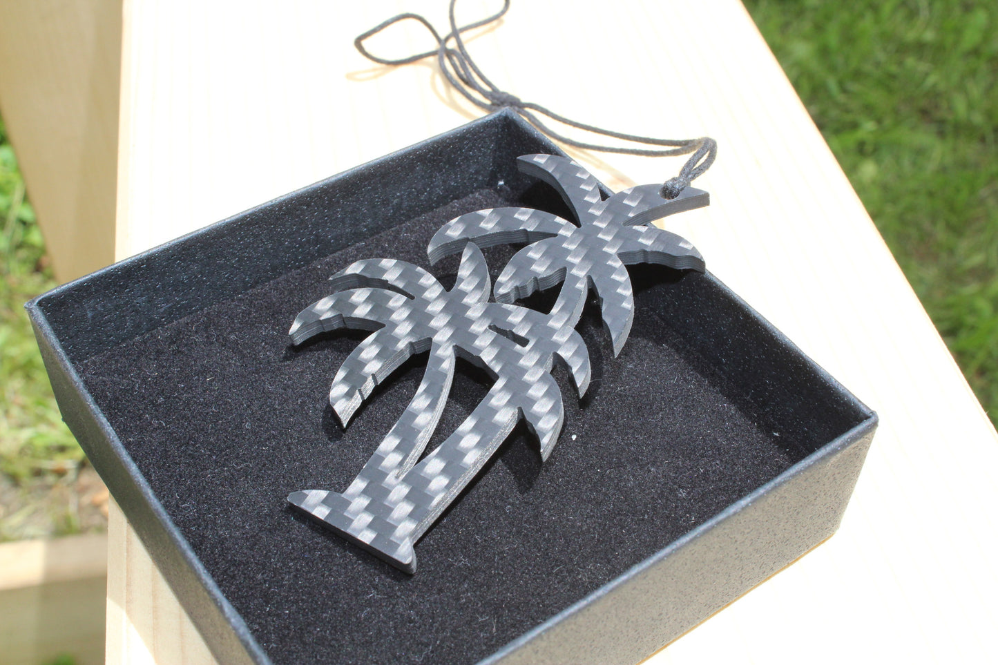 Palms pendant